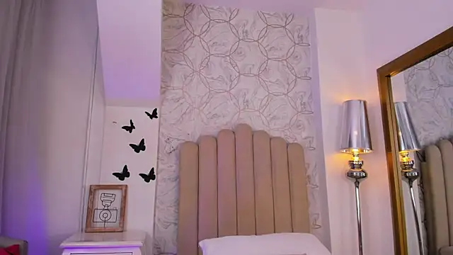 Foxy200   online show from September 23, 2025, 7:54 pm