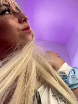 HannaSmiith online show from March 10, 2025, 1:21 pm