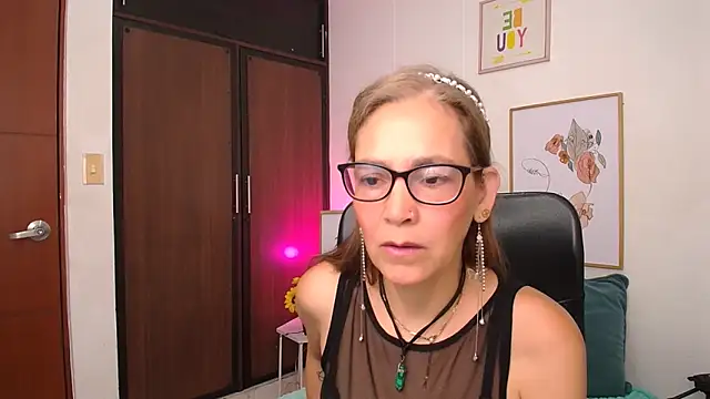 NanitaFun online show from December 6, 2024, 12:22 pm