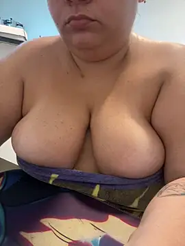 Snapshot of carola_hotwife chatting on July 9, 2026, 1:54 pm carola hotwife online show from July 9, 2026, 1:54 pm
