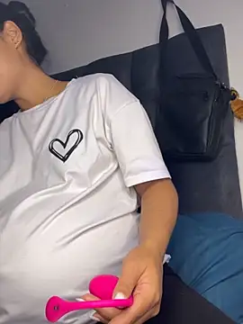  Luana online show from February 26, 2026, 1:05 am