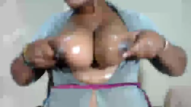 Snapshot of boobassymom chatting on February 11, 2025, 5:40 pm boobassymom online show from February 11, 2025, 5:40 pm