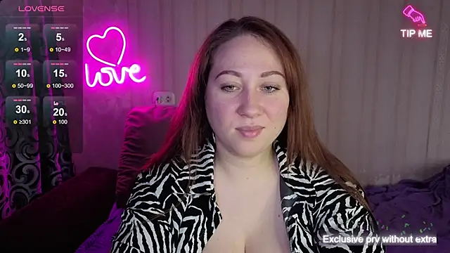 Snapshot of KellyCrystall chatting on November 7, 2025, 4:28 am KellyCrystall online show from November 7, 2025, 4:28 am