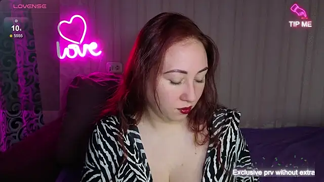 Snapshot of KellyCrystall chatting on September 24, 2025, 6:09 am KellyCrystall online show from September 24, 2025, 6:09 am