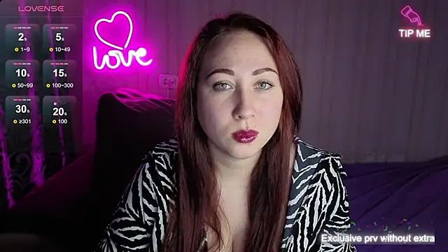 Snapshot of KellyCrystall chatting on September 28, 2025, 9:16 am KellyCrystall online show from September 28, 2025, 9:16 am