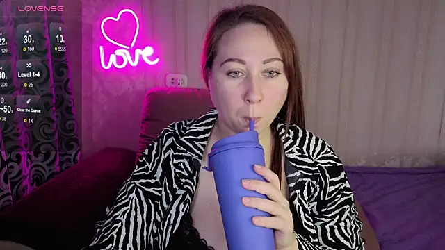 Snapshot of KellyCrystall chatting on November 8, 2025, 6:50 am KellyCrystall online show from November 8, 2025, 6:50 am