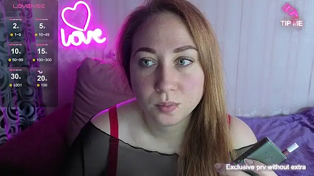 Snapshot of KellyCrystall chatting on September 21, 2025, 6:29 am KellyCrystall online show from September 21, 2025, 6:29 am