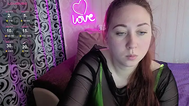 Snapshot of KellyCrystall chatting on October 17, 2025, 9:34 am KellyCrystall online show from October 17, 2025, 9:34 am