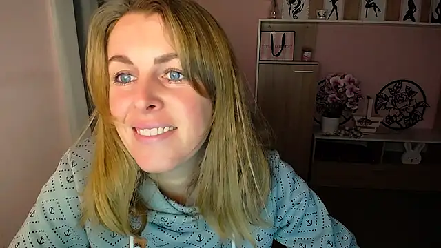 Hot Milady online show from December 10, 2024, 8:08 am