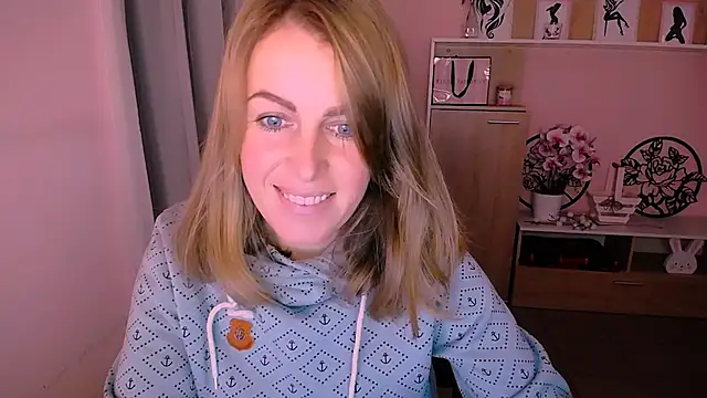 Hot Milady online show from December 4, 2024, 7:55 am