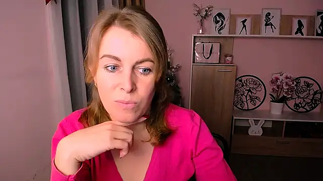 Hot Milady online show from December 20, 2024, 7:33 am
