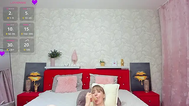 KattyPeachX online show from September 19, 2025, 1:09 am