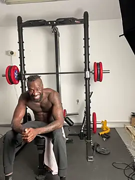 MacTroy online show from September 20, 2025, 3:28 pm