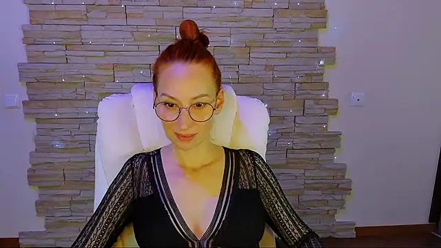 rocco red online show from December 4, 2024, 6:44 pm