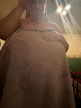 Snapshot of thickmilf182 chatting on December 4, 2024, 10:13 pm thickmilf182 online show from December 4, 2024, 10:13 pm