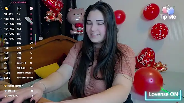 Lillianhot68 online show from February 16, 2025, 3:16 pm