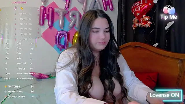 Lillianhot68 online show from February 20, 2025, 4:58 pm