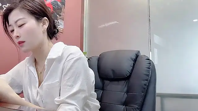 Snapshot of QianF-666 chatting on October 18, 2025, 3:19 am QianF-666 online show from October 18, 2025, 3:19 am