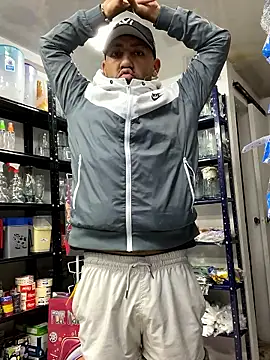 JuanZapata33 online show from January 11, 2026, 11:00 pm