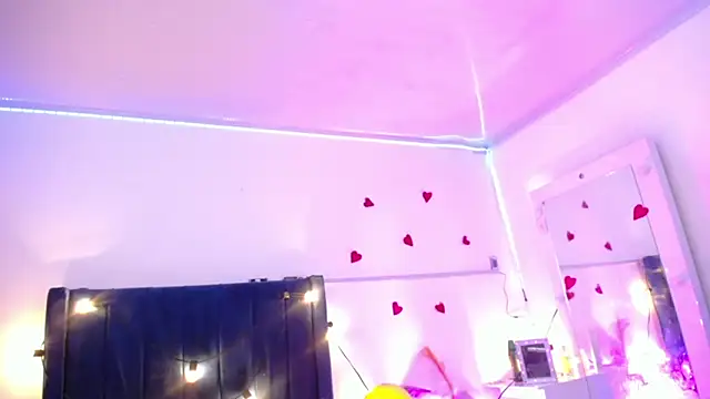 CamiloDoumit online show from February 15, 2025, 9:06 pm