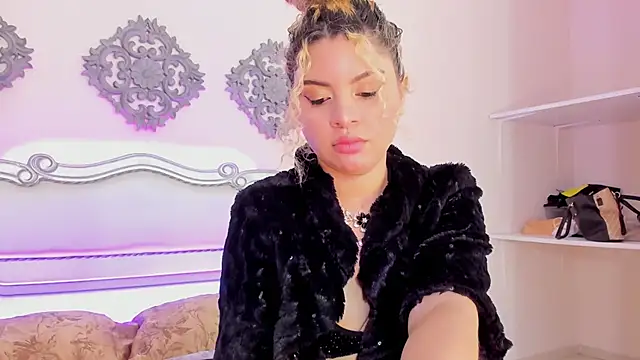 ScarlettDuran online show from October 1, 2025, 8:24 pm