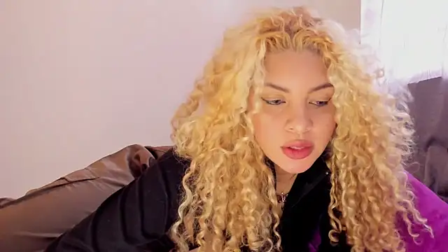 ScarlettDuran online show from October 30, 2025, 8:06 pm