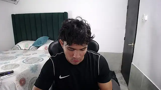 Snapshot of man_dur07 chatting on September 27, 2025, 10:38 pm man dur07 online show from September 27, 2025, 10:38 pm