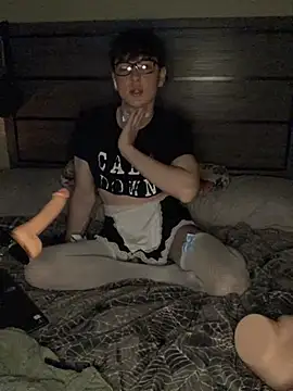 Snapshot of YourFavTwinkie chatting on March 9, 2025, 7:45 am YourFavTwinkie online show from March 9, 2025, 7:45 am