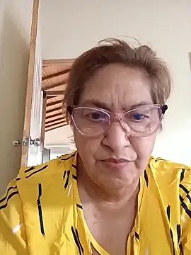 florecita69 online show from January 14, 2026, 3:48 pm