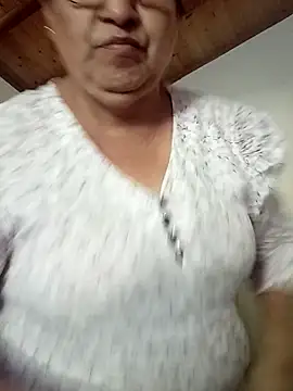 Snapshot of florecita69 chatting on February 17, 2025, 9:10 pm florecita69 online show from February 17, 2025, 9:10 pm
