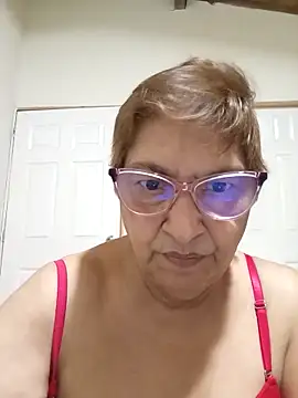 florecita69 online show from December 16, 2025, 2:54 pm