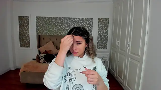 Snapshot of Mayaa_ross chatting on September 23, 2025, 2:07 am Mayaa ross online show from September 23, 2025, 2:07 am