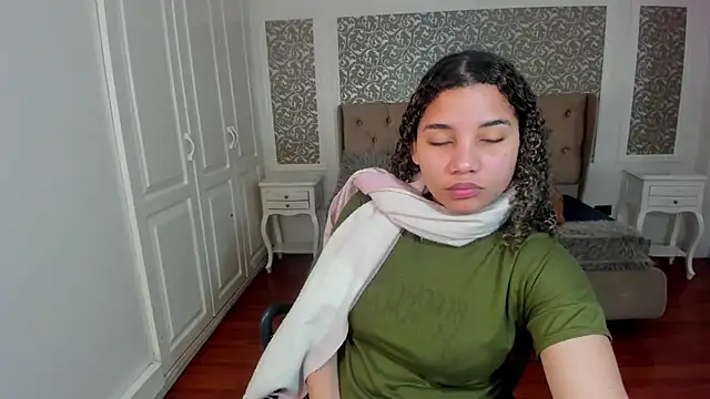 Snapshot of Mayaa_ross chatting on October 8, 2025, 2:13 am Mayaa ross online show from October 8, 2025, 2:13 am