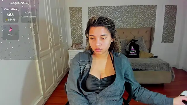 Snapshot of Mayaa_ross chatting on October 3, 2025, 2:26 am Mayaa ross online show from October 3, 2025, 2:26 am