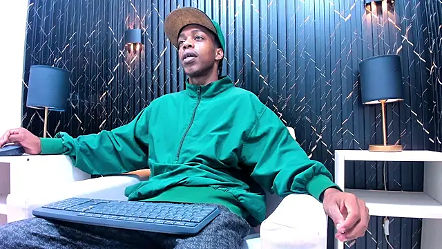 LarryCollin online show from February 26, 2025, 1:57 am