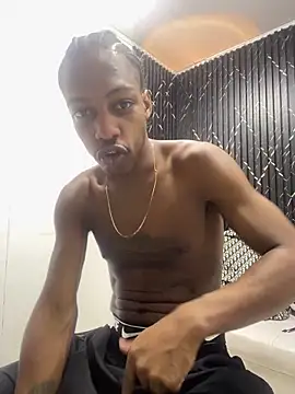 LarryCollin online show from March 18, 2025, 3:56 am