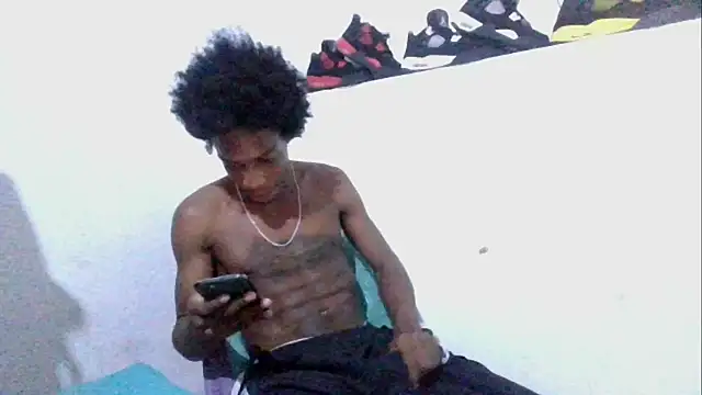 LarryCollin online show from October 25, 2025, 6:41 pm