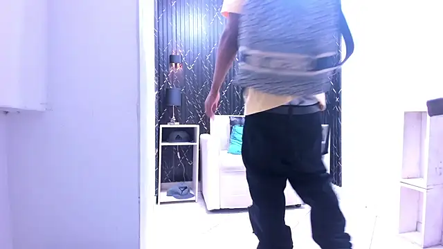 LarryCollin online show from September 12, 2025, 3:17 am