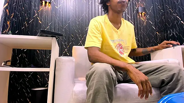 LarryCollin online show from October 9, 2025, 3:29 am