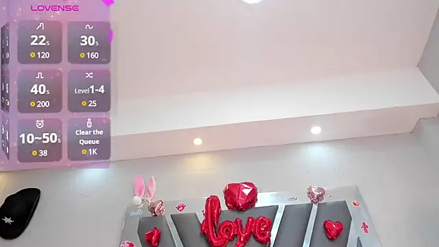  Mia Wallace online show from February 14, 2025, 4:09 pm