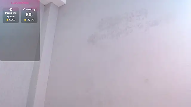  Mia Wallace online show from January 28, 2025, 10:45 pm