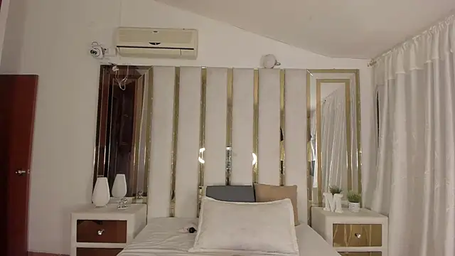 Snapshot of MicaelaHot_ chatting on February 27, 2025, 2:14 am MicaelaHot  online show from February 27, 2025, 2:14 am