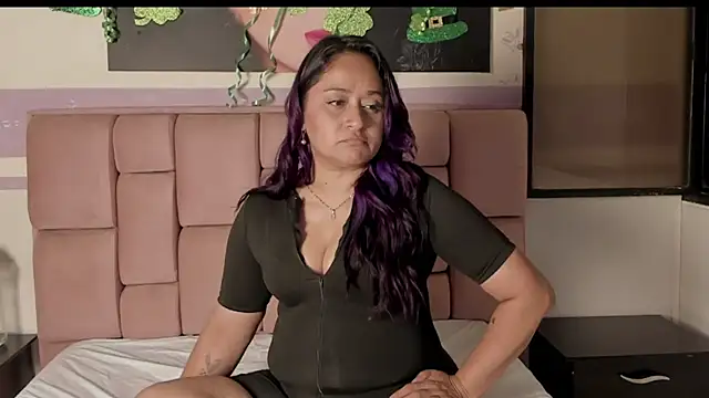 Snapshot of MicaelaHot_ chatting on March 23, 2025, 3:10 am MicaelaHot  online show from March 23, 2025, 3:10 am