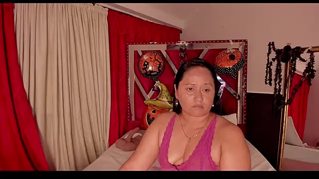 Snapshot of MicaelaHot_ chatting on October 22, 2025, 3:28 am MicaelaHot  online show from October 22, 2025, 3:28 am