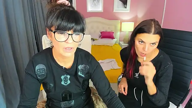 EricaAndPenelopa online show from November 9, 2025, 8:13 pm