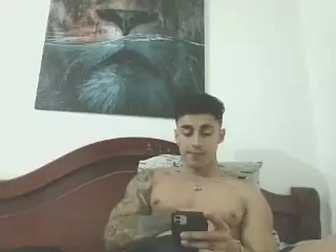 Snapshot of Danifornari chatting on March 8, 2025, 9:51 pm Danifornari online show from March 8, 2025, 9:51 pm