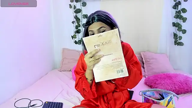 Snapshot of catalina_and_roger chatting on September 22, 2025, 10:16 pm catalina and roger online show from September 22, 2025, 10:16 pm