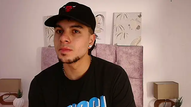 Snapshot of Amadeo_Wild chatting on February 8, 2025, 3:00 pm Amadeo Wild online show from February 8, 2025, 3:00 pm