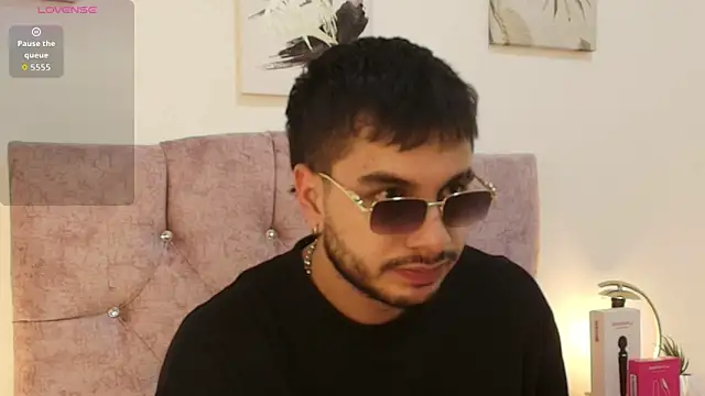 Amadeo Wild online show from April 16, 2026, 4:02 am