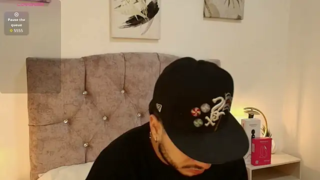 Amadeo Wild online show from April 17, 2026, 4:04 am